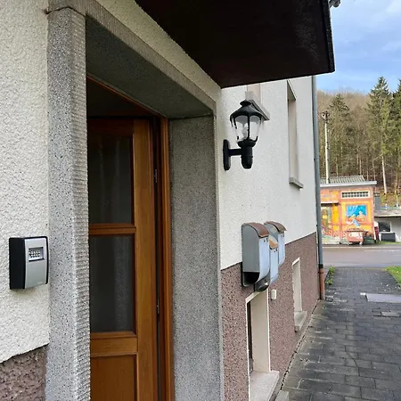 Fewo Weiherschleife - Infrarotsauna - Parkplatz - Balkon - Smart Tv * Idar-Oberstein